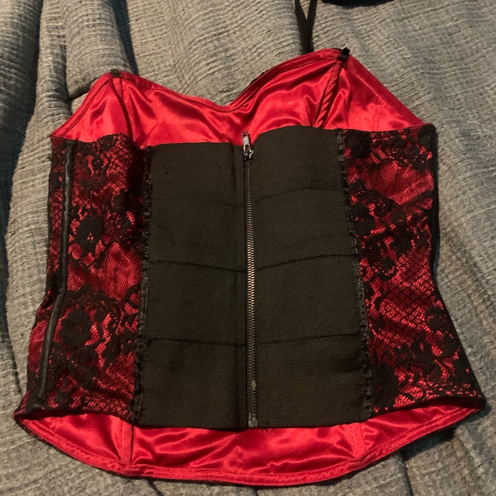 Tops - Picture 5 of 7